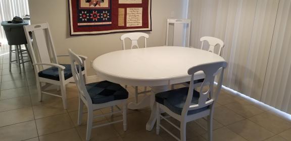 Oak Dinning Room Talblae and 6 Chairs for sale in Cape Coral FL