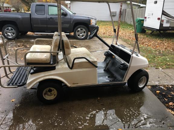 Club car electric golf cart for sale in Elkhart IN