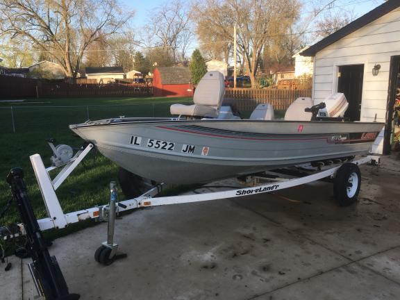 16’ Lowe aluminum fishing boat for sale in Lake Villa IL