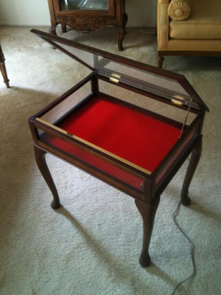 Display table for sale in Gurnee IL