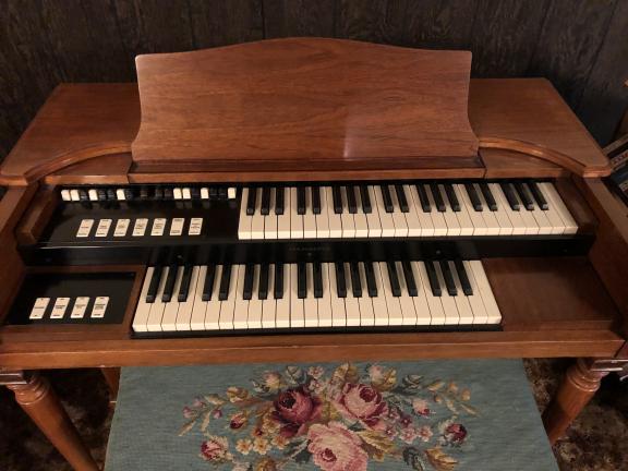 Hammond organ for sale in Boivar NY
