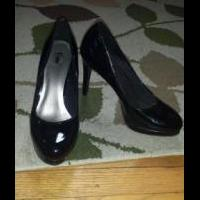 Black heals size 9.5 for sale in Linn County IA by Garage Sale Showcase Member Becky2012