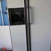 Hot point frigerator 27 cf 2 doors for sale in Copperas Cove TX by Garage Sale Showcase Member Possum