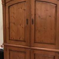 Maurice’s Antique Pine Entertainment Center for sale in Palm City FL by Garage Sale Showcase member Pineapple, posted 10/31/2018