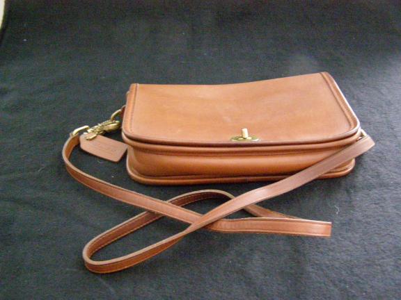 Coach purse in tan leather for sale in Antrim County MI
