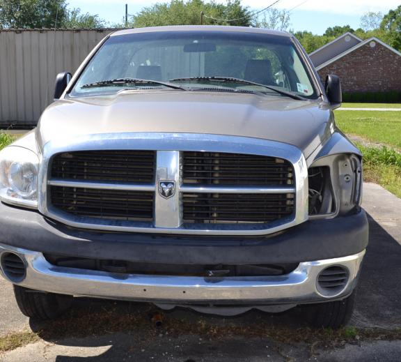 2007 Dodge Ram 5.7 Hemi Truck for Parts