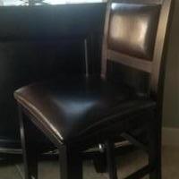 Bar with 2 high Stools for sale in Naples FL by Garage Sale Showcase member 2huskys.st@gmail.com, posted 10/16/2018