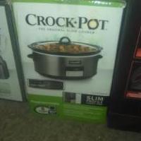Brand new crock pot for sale in Whiteland IN by Garage Sale Showcase member albrown004, posted 03/15/2019