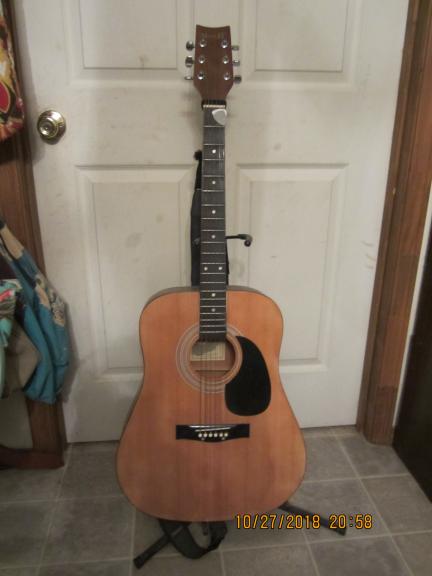 Mark !! Full Size Acoustic guitar for sale in Mena AR