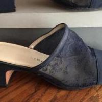 Navy pumps for sale in Edmond OK by Garage Sale Showcase member Loveshoes, posted 03/14/2019