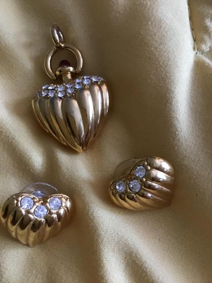 Pendant and earring set for sale in South Burlington VT