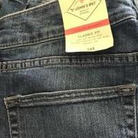 Ladies jeans for sale in Essex Junction VT by Garage Sale Showcase member Aprilgirl, posted 09/30/2023