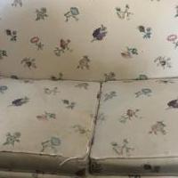 Love seat for sale in Cranford NJ by Garage Sale Showcase member Yllehs, posted 03/30/2019