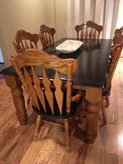 Dining room table for sale in Wylie TX