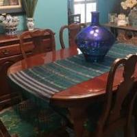 Broyhill Dining Room Set for sale in Murfreesboro TN by Garage Sale Showcase member JayeK, posted 02/13/2019
