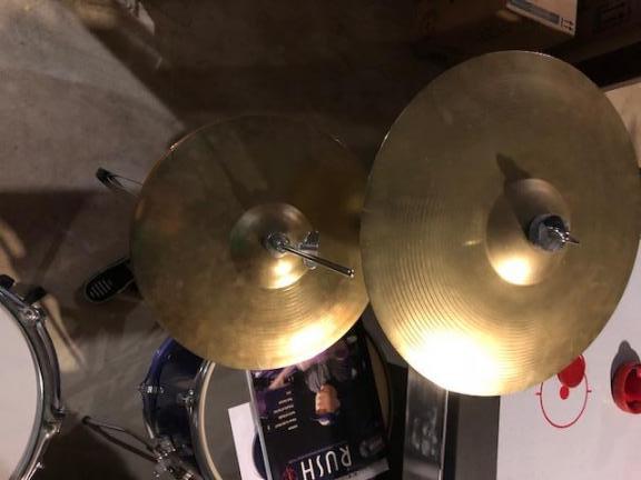 Beginner Ludwig 5-piece drum set