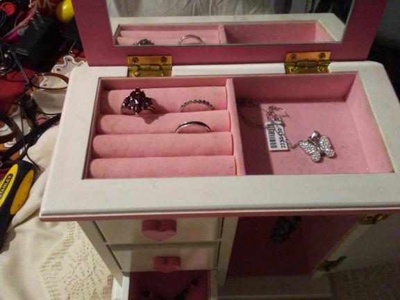 Jewelry box