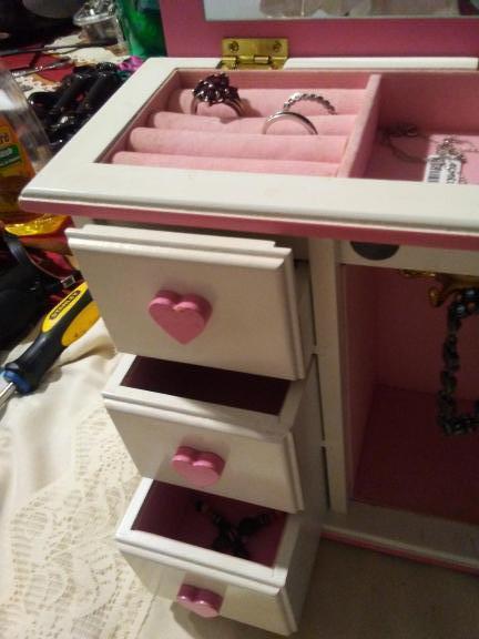 Jewelry box