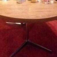 Dining room table for sale in Boonton NJ by Garage Sale Showcase member Dentaldonna, posted 10/12/2018