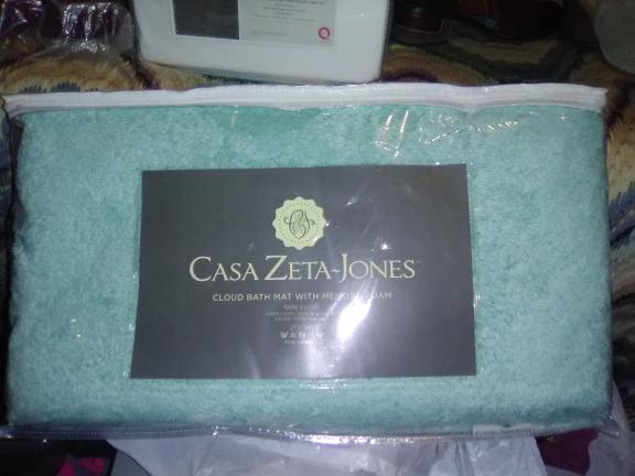 Plush aqua colored bath rug for sale in Candler County GA