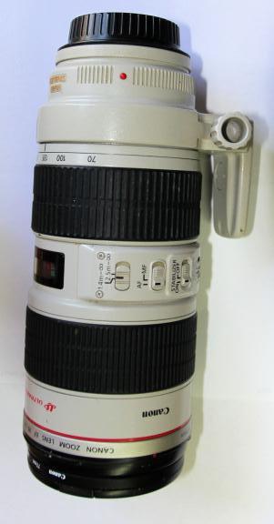 Canon zoom 70-200 mm lens IS 1 :2.8 L for sale in Clifton Heights PA