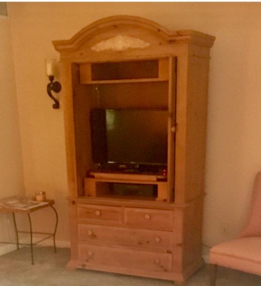 Broyhill-Fontana Bedroom Set