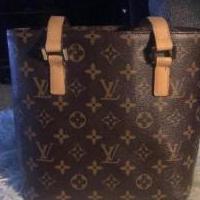 Louis Vuitton great quality replica for sale in Poughkeepsie NY by Garage Sale Showcase member Aglow85, posted 04/12/2019