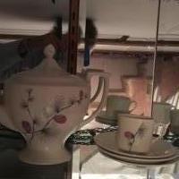 Antique teapot set for sale in Shamokin PA by Garage Sale Showcase member Speedyjoe2009, posted 02/15/2019
