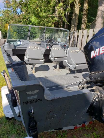 2006 LUND CLASSIC 1775 SPORT FISHING BOAT