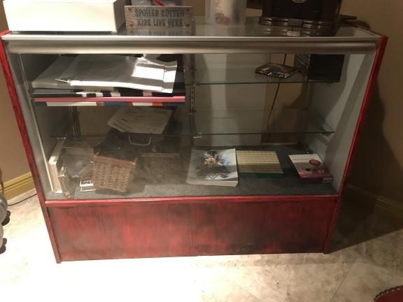 LIGHTED GLASS CABINET/CANDY COUNTER