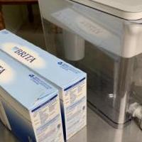 Brita 1 gallon water filter dispenser and 10 filters for sale in Vero Beach FL by Garage Sale Showcase member Janetlvb, posted 03/31/2019
