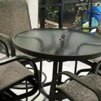 Patio table for sale in Fort Myers FL by Garage Sale Showcase member WALKIN01Taylor10!, posted 10/14/2018