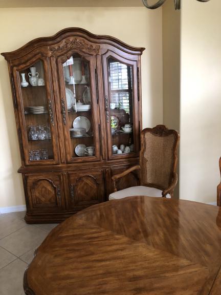 Garage sale in Fort Myers, Florida of Garage Sale Showcase Member WALKIN01Taylor10!. 6 items currently listed for sale.