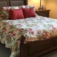 Queen bedroom set for sale in Fort Myers FL by Garage Sale Showcase member WALKIN01Taylor10!, posted 10/14/2018