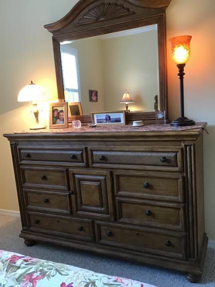 Queen bedroom set