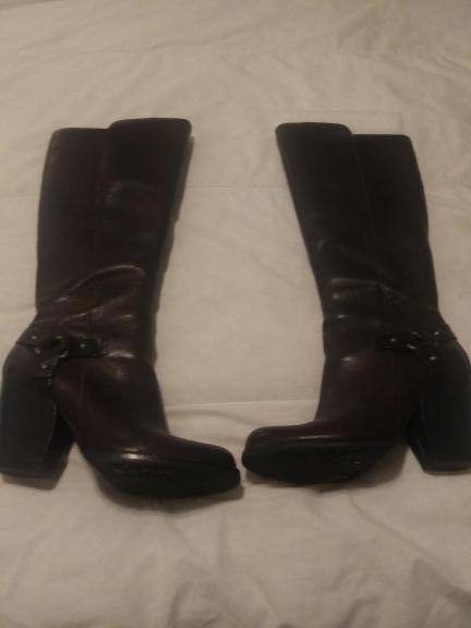 Boots woman for sale in Huron OH