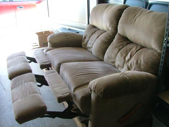 Recliner love seat for sale in Custer SD