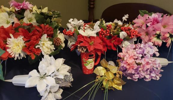 Christmas grave saddles and side cones for sale in Pocahontas IL