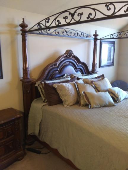 King Size Bedset w/mattresses & 2 Large Pictures for sale in Fresno TX