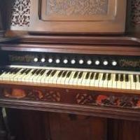 Organ for sale for sale in Sheridan IN by Garage Sale Showcase member Mbcox10, posted 06/24/2019