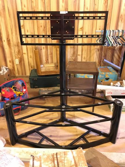 Flat screen TV stand for sale in Pinetown NC
