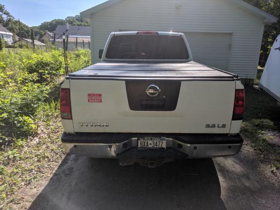 2005 Nissan Titan le