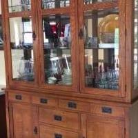 Dining Room Hutch for sale in Pinckney MI by Garage Sale Showcase member Abbysmom, posted 05/31/2019