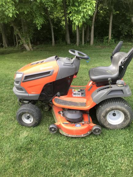 Riding lawn mower with trailer for sale in Tiffin OH
