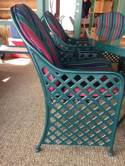 Wrought iron outdoor dining table and 6 chairs