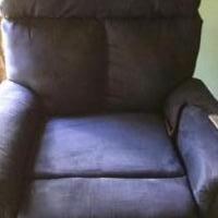 Pride Lift Chair for sale in West Hurley NY by Garage Sale Showcase member dvpalmer48, posted 05/23/2019