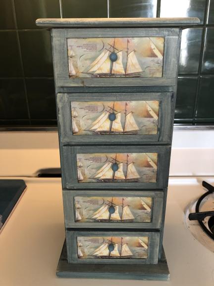 Trinket holder for small items