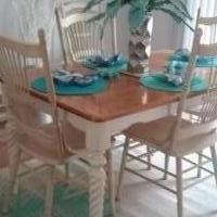Country Dining Room Set for sale in Glen Burnie MD by Garage Sale Showcase member cmitchell93, posted 06/02/2019
