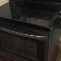LG electric stove for sale in Poughkeepsie NY by Garage Sale Showcase member Tomminnow05@gmail.com, posted 08/01/2019