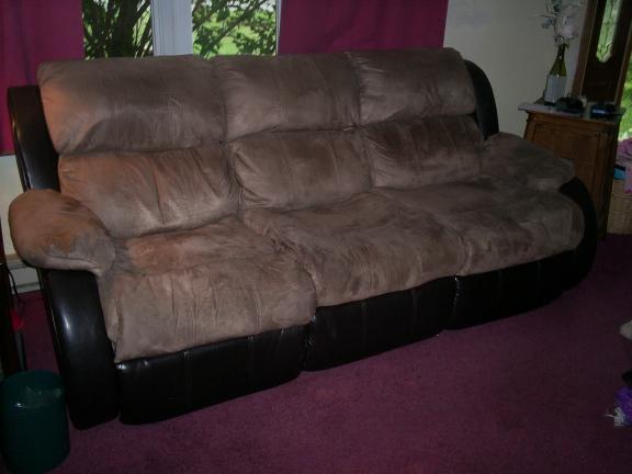 Sofa (3) seat with reliner on each end + (2) Chairs with reclainer for sale in Kunkletown PA